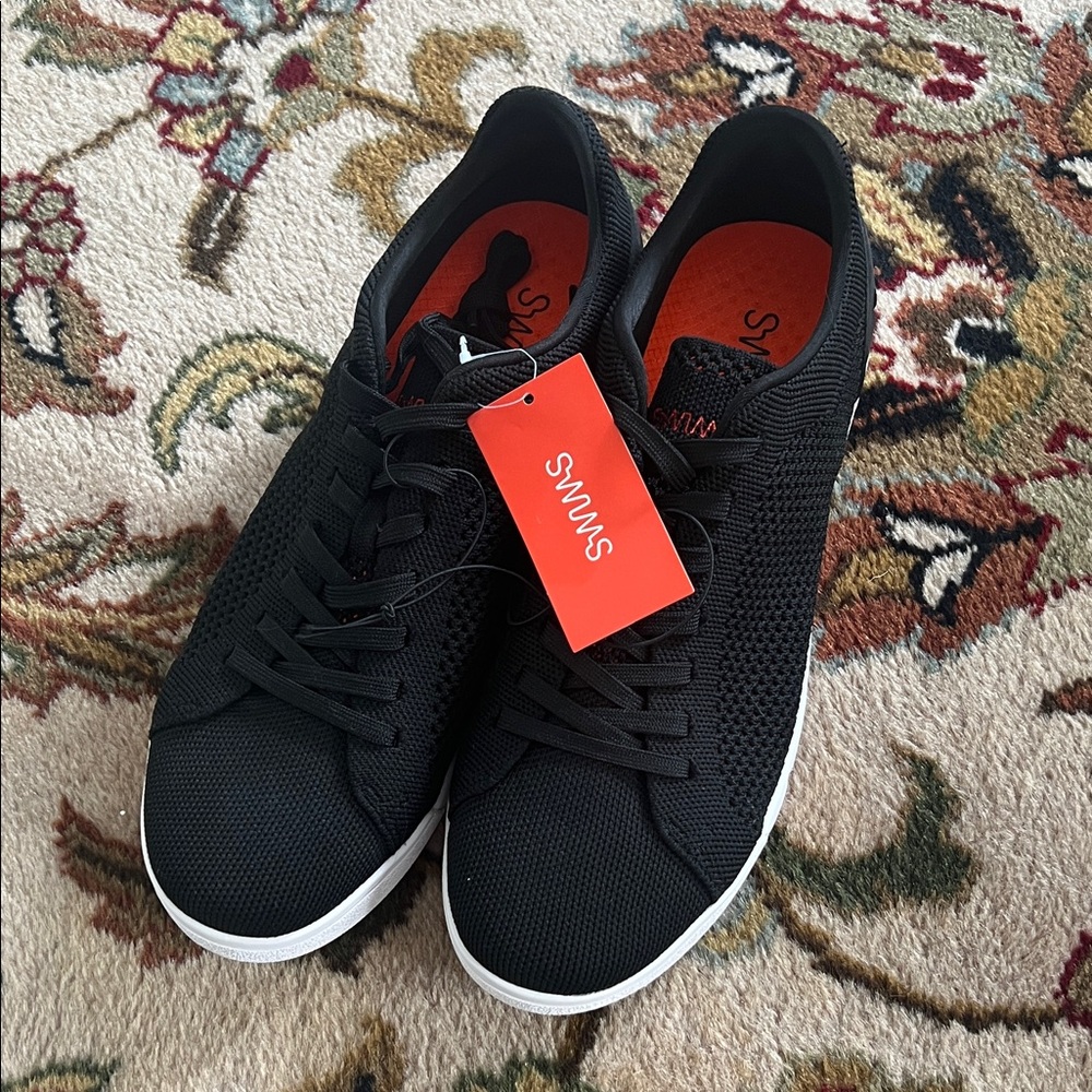 Swims Men's Breeze Tennis Knit sneakers Size 10 New in box